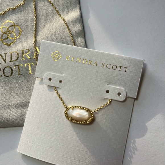 Elisa Silver Statement Short Pendant Necklace in Ivory Mother of Pearl – Kendra Scott main image 0